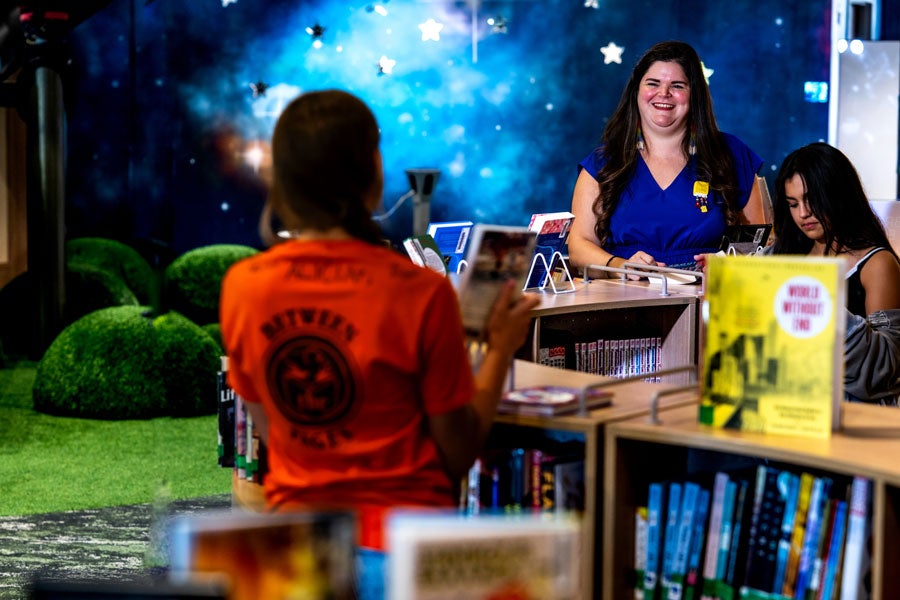 Representative image for Librarianship careers.